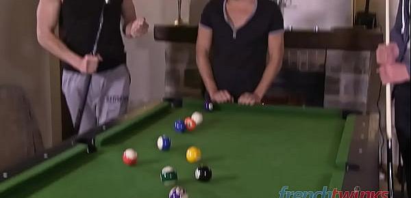  Six balls on the pool table